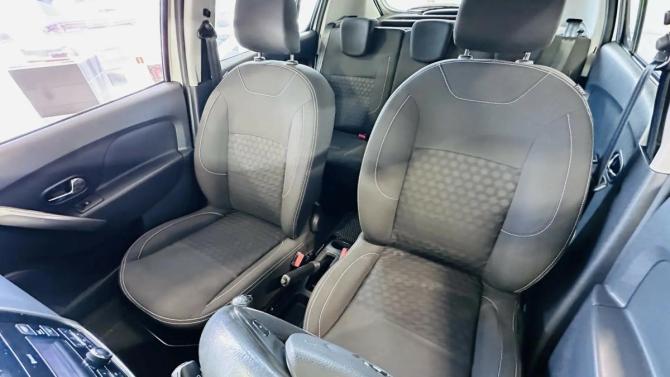 Renault Sandero II с пробегом 2018 года, цена 974 000 рублей, 72000 км, хэтчбек, Автокод Объявления
