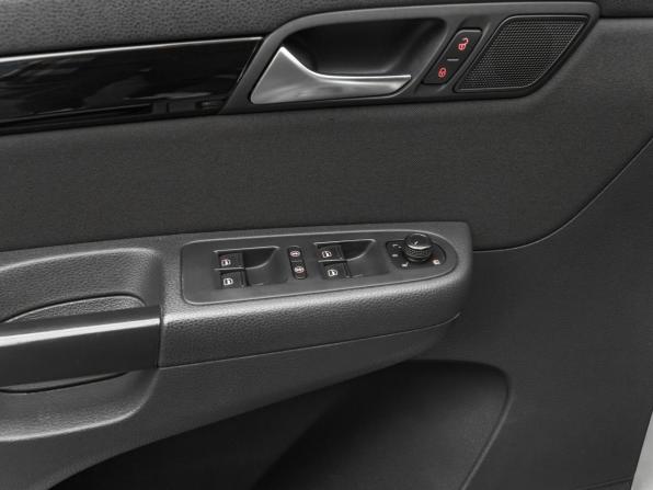 SEAT Alhambra II Рестайлинг с пробегом 2015 года, цена 1 360 000 рублей, 225219 км, минивэн, Автокод Объявления