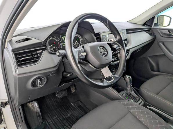 Skoda Rapid II с пробегом 2021 года, цена 1 335 000 рублей, 143545 км, лифтбек, Автокод Объявления