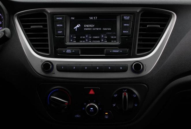 Hyundai Solaris II с пробегом 2018 года, цена 1 035 000 рублей, 138455 км, седан, Автокод Объявления