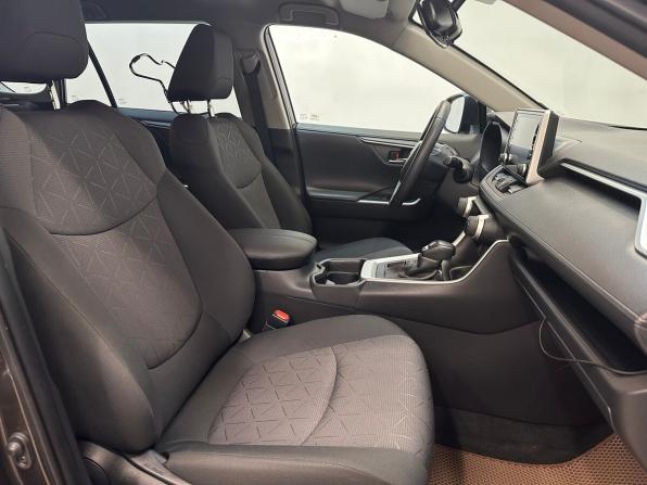Toyota RAV4 V (XA50) с пробегом 2021 года, цена 3 690 000 рублей, 45360 км, внедорожник, Автокод Объявления