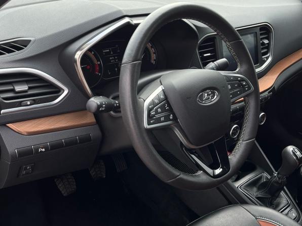 Lada (ВАЗ) Vesta I Рестайлинг (NG) с пробегом 2023 года, цена 1 320 000 рублей, 48077 км, седан, Автокод Объявления