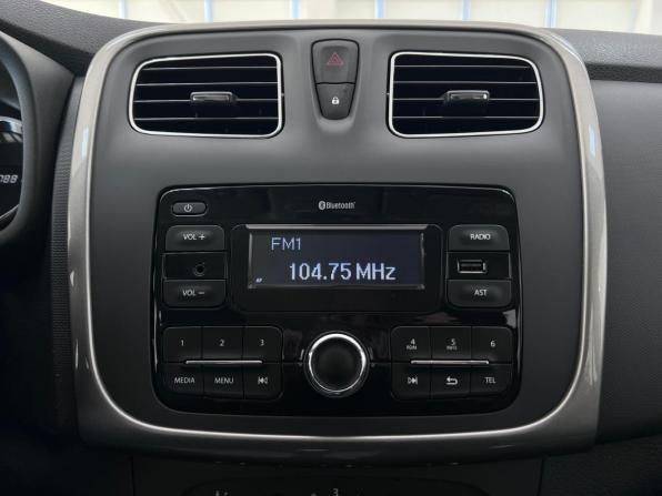 Renault Logan II Рестайлинг с пробегом 2021 года, цена 1 280 000 рублей, 47851 км, седан, Автокод Объявления