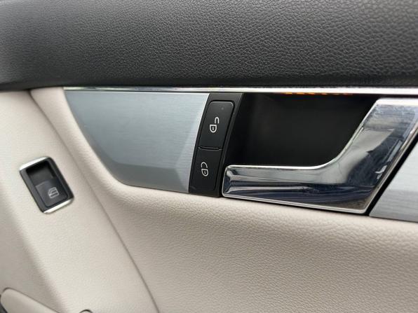 Mercedes-Benz C-Класс III (W204) с пробегом 2010 года, цена 895 000 рублей, 290000 км, седан, Автокод Объявления