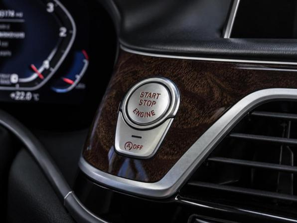 BMW 7 серии VI (G11/G12) Рестайлинг с пробегом 2019 года, цена 6 499 000 рублей, 95174 км, седан, Автокод Объявления