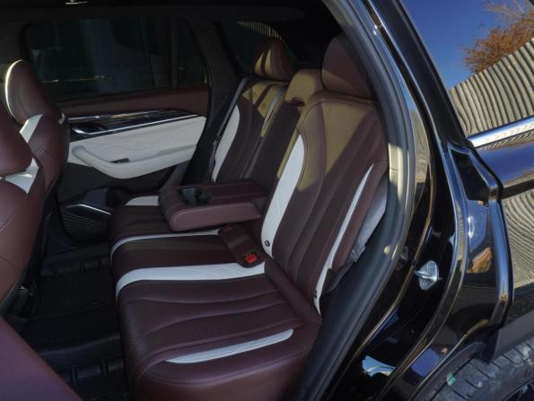 Geely Monjaro I с пробегом 2023 года, цена 3 233 000 рублей, 56179 км, внедорожник, Автокод Объявления