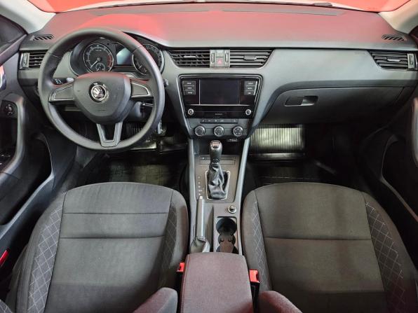 Skoda Octavia III (A7) Рестайлинг с пробегом 2019 года, цена 1 555 000 рублей, 148743 км, лифтбек, Автокод Объявления