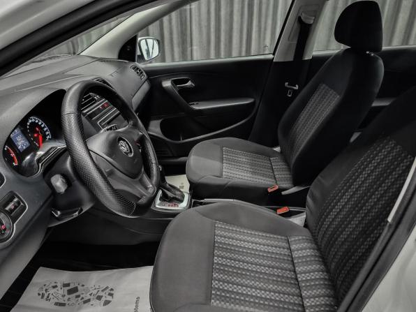 Volkswagen Polo V Рестайлинг с пробегом 2019 года, цена 850 000 рублей, 58000 км, седан, Автокод Объявления