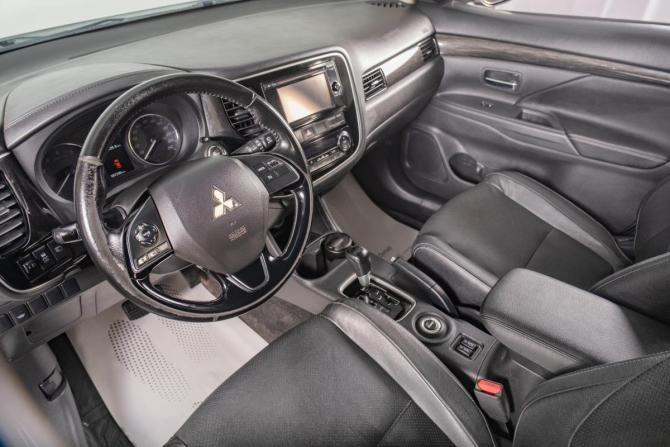 Mitsubishi Outlander III Рестайлинг 2 с пробегом 2016 года, цена 1 869 000 рублей, 86000 км, внедорожник, Автокод Объявления