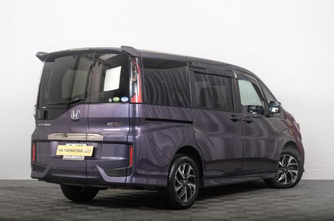 Honda Stepwgn V Рестайлинг с пробегом 2018 года, цена 2 599 000 рублей, 121000 км, минивэн, Автокод Объявления
