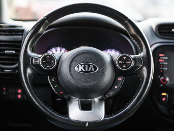 Kia Soul II Рестайлинг с пробегом 2018 года, цена 1 450 000 рублей, 169744 км, хэтчбек, Автокод Объявления