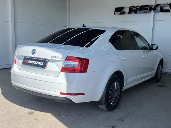 Skoda Octavia III (A7) Рестайлинг с пробегом 2017 года, цена 1 530 000 рублей, 126271 км, лифтбек, Автокод Объявления