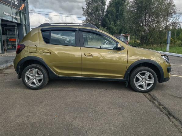 Renault Sandero II с пробегом 2015 года, цена 929 000 рублей, 98464 км, хэтчбек, Автокод Объявления