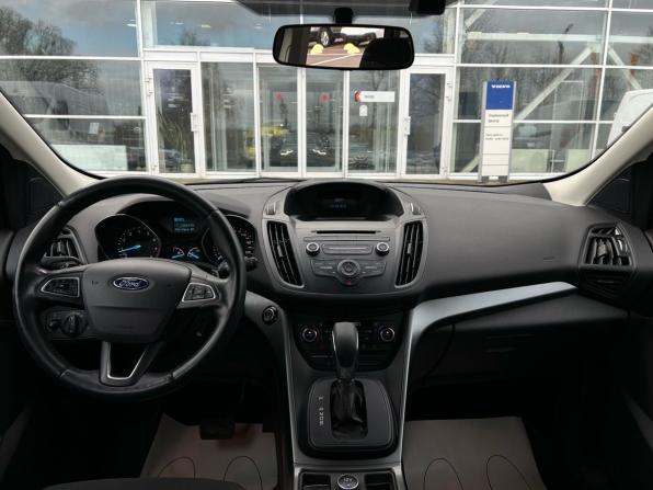 Ford Kuga II Рестайлинг с пробегом 2018 года, цена 1 800 000 рублей, 124000 км, внедорожник, Автокод Объявления