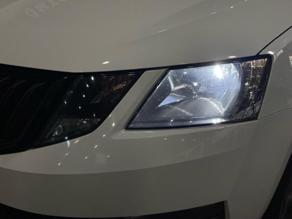 Skoda Octavia III (A7) Рестайлинг с пробегом 2017 года, цена 1 833 000 рублей, 90915 км, лифтбек, Автокод Объявления