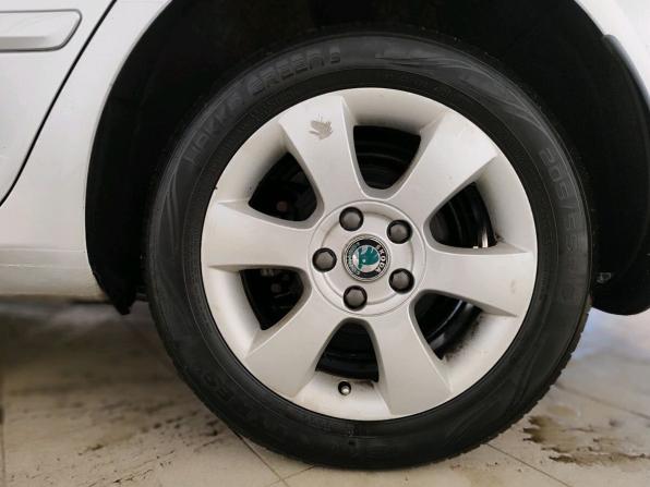Skoda Octavia II (A5) Рестайлинг с пробегом 2013 года, цена 1 029 000 рублей, 221696 км, лифтбек, Автокод Объявления