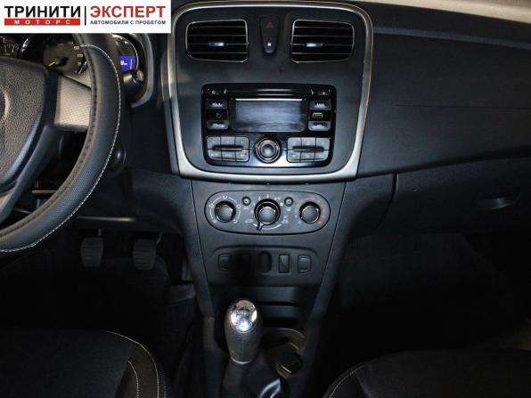 Renault Logan II с пробегом 2016 года, цена 797 000 рублей, 140107 км, седан, Автокод Объявления