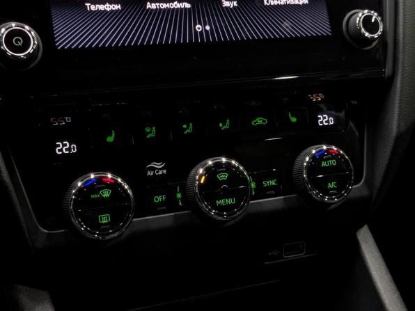 Skoda Octavia III (A7) Рестайлинг с пробегом 2019 года, цена 2 210 000 рублей, 65479 км, лифтбек, Автокод Объявления