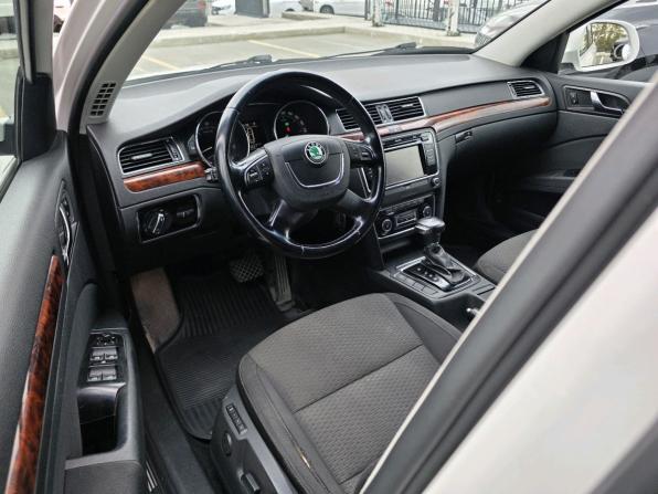 Skoda Superb II с пробегом 2011 года, цена 899 000 рублей, 207617 км, лифтбек, Автокод Объявления