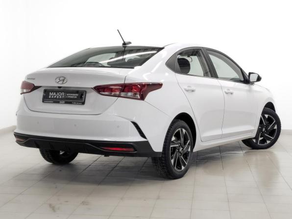 Hyundai Solaris II Рестайлинг с пробегом 2021 года, цена 1 615 000 рублей, 38798 км, седан, Автокод Объявления