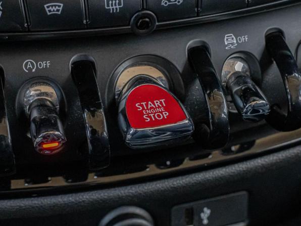 Mini Clubman II с пробегом 2018 года, цена 1 629 000 рублей, 124677 км, универсал, Автокод Объявления