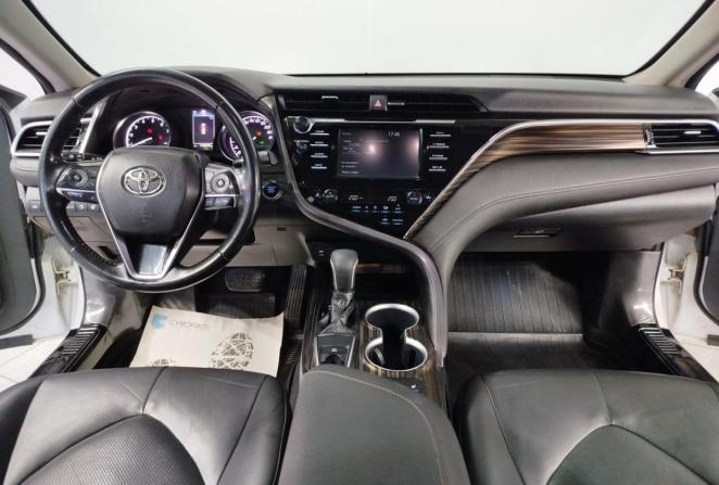 Toyota Camry VII (XV50) Рестайлинг 2 с пробегом 2018 года, цена 2 650 000 рублей, 136069 км, седан, Автокод Объявления