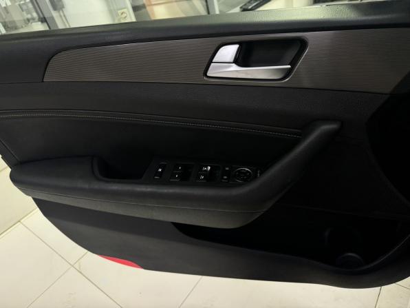 Hyundai Sonata VII (LF) Рестайлинг с пробегом 2017 года, цена 1 410 000 рублей, 181447 км, седан, Автокод Объявления