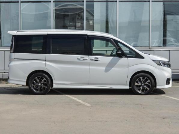 Honda Stepwgn V Рестайлинг с пробегом 2019 года, цена 2 740 000 рублей, 62322 км, минивэн, Автокод Объявления