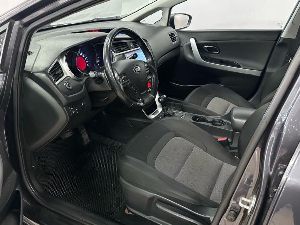 Kia Ceed II Рестайлинг с пробегом 2016 года, цена 1 370 000 рублей, 132548 км, хэтчбек, Автокод Объявления