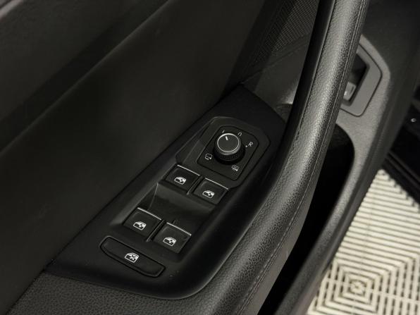 Volkswagen Passat B8 с пробегом 2016 года, цена 2 050 000 рублей, 134060 км, седан, Автокод Объявления