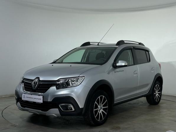 Renault Sandero II Рестайлинг с пробегом 2020 года, цена 1 345 000 рублей, 28601 км, хэтчбек, Автокод Объявления