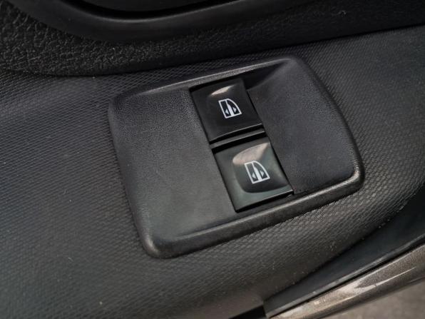 Renault Logan II Рестайлинг с пробегом 2018 года, цена 650 000 рублей, 294629 км, седан, Автокод Объявления