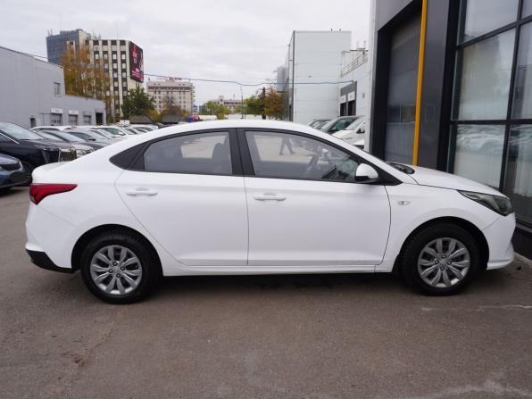 Hyundai Solaris II Рестайлинг с пробегом 2022 года, цена 1 500 000 рублей, 72995 км, седан, Автокод Объявления