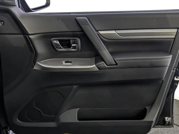 Mitsubishi Pajero IV Рестайлинг 2 с пробегом 2015 года, цена 2 585 000 рублей, 114877 км, внедорожник, Автокод Объявления