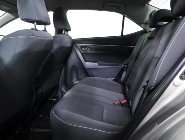Toyota Corolla XI (E160 E170 E180) Рестайлинг 1 с пробегом 2018 года, цена 1 650 000 рублей, 108919 км, седан, Автокод Объявления