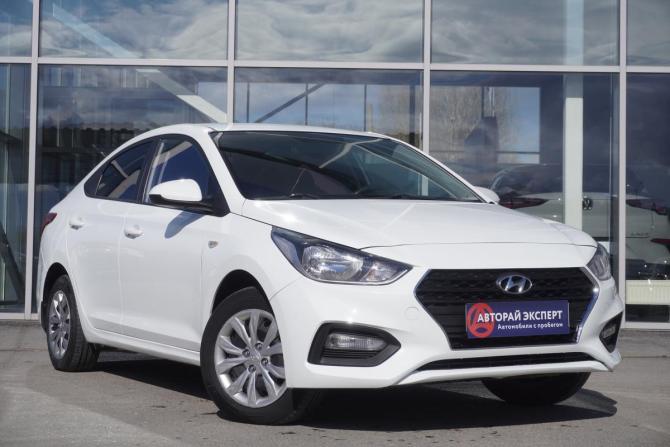 Hyundai Solaris II с пробегом 2017 года, цена 1 075 000 рублей, 185383 км, седан, Автокод Объявления