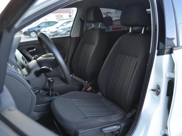 Volkswagen Polo V Рестайлинг с пробегом 2015 года, цена 1 039 000 рублей, 70000 км, седан, Автокод Объявления