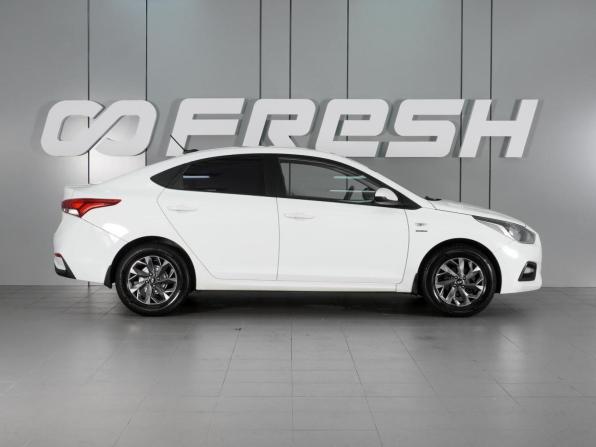 Hyundai Solaris II с пробегом 2019 года, цена 1 299 000 рублей, 174064 км, седан, Автокод Объявления