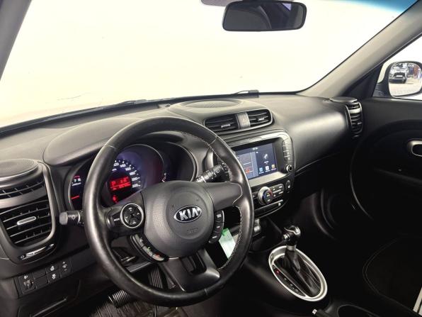 Kia Soul II Рестайлинг с пробегом 2017 года, цена 1 450 000 рублей, 125729 км, хэтчбек, Автокод Объявления