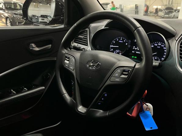 Hyundai Santa Fe III Рестайлинг с пробегом 2017 года, цена 1 830 000 рублей, 194701 км, внедорожник, Автокод Объявления