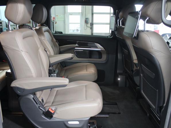 Mercedes-Benz V-Класс III (W447) Рестайлинг с пробегом 2021 года, цена 8 890 000 рублей, 22000 км, минивэн, Автокод Объявления