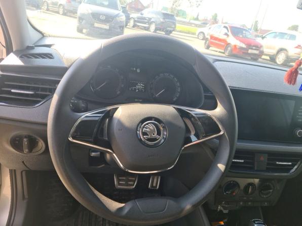 Skoda Rapid II с пробегом 2021 года, цена 1 387 900 рублей, 83203 км, лифтбек, Автокод Объявления