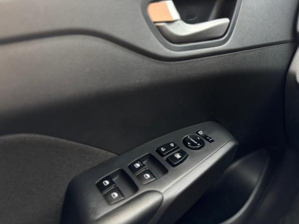 Hyundai Solaris II с пробегом 2019 года, цена 978 000 рублей, 284000 км, седан, Автокод Объявления