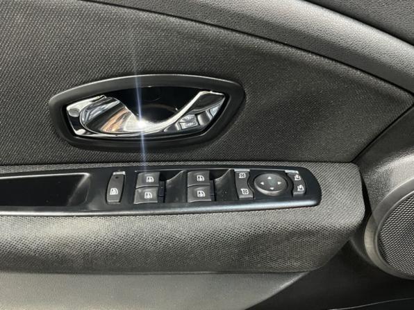 Renault Fluence I Рестайлинг с пробегом 2014 года, цена 935 000 рублей, 122497 км, седан, Автокод Объявления
