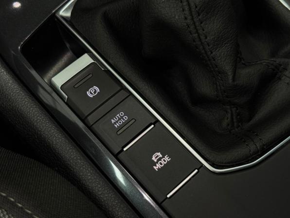 Volkswagen Tiguan II Рестайлинг с пробегом 2021 года, цена 2 500 000 рублей, 59039 км, внедорожник, Автокод Объявления