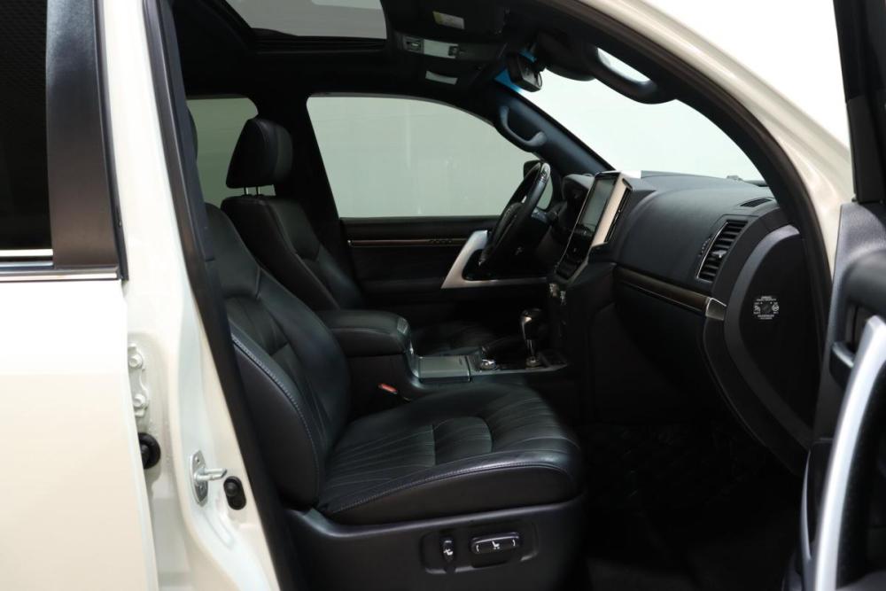Toyota Land Cruiser 200 Series Рестайлинг 2 Сургут  - изображение 19
