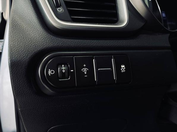 Kia Ceed III с пробегом 2019 года, цена 1 609 900 рублей, 135000 км, хэтчбек, Автокод Объявления