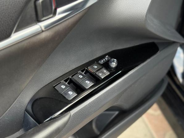 Toyota Camry VIII (XV70) с пробегом 2018 года, цена 2 425 000 рублей, 120501 км, седан, Автокод Объявления