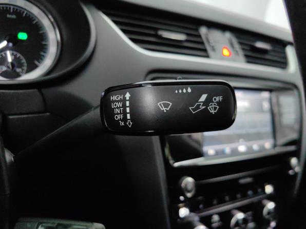 Skoda Octavia III (A7) Рестайлинг с пробегом 2019 года, цена 2 119 000 рублей, 52473 км, лифтбек, Автокод Объявления