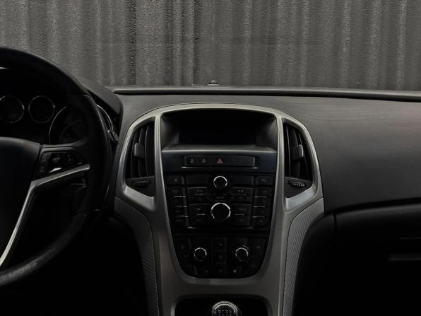 Opel Astra J с пробегом 2012 года, цена 599 000 рублей, 220000 км, хэтчбек, Автокод Объявления